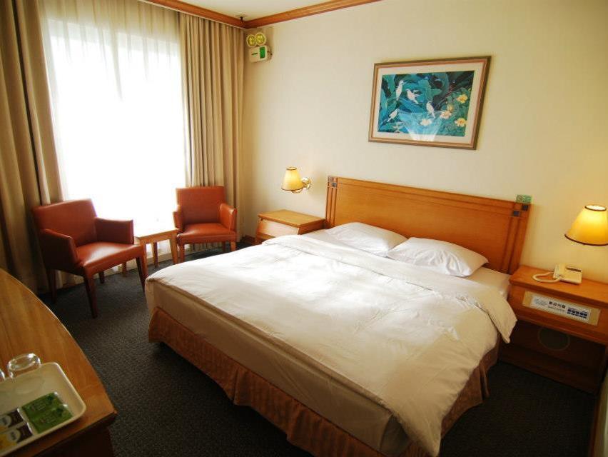 River Inn Kenting Hengchun Exterior photo